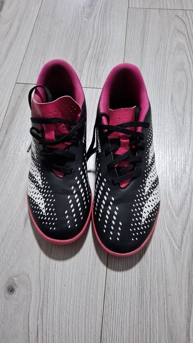 Vând adidași fotbal Adidas Predator