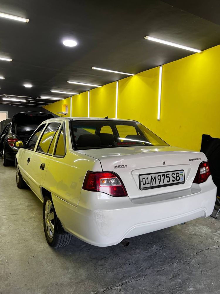 Nexia 2 1.5 sotiladi