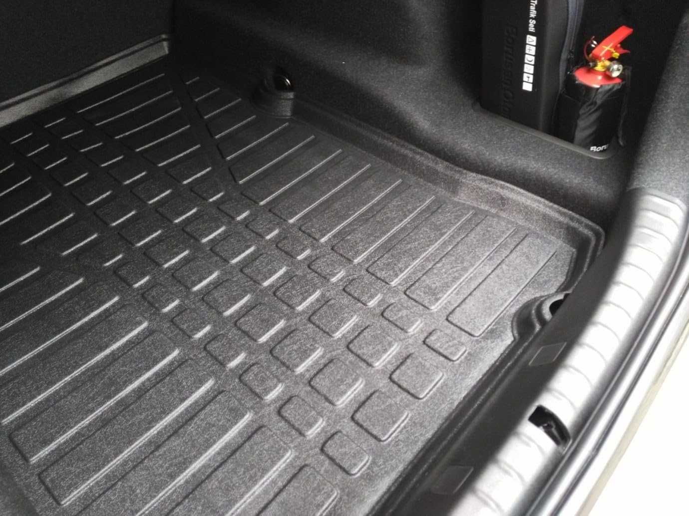 Гумена стелка за багажник за MERCEDES C Class W204 седан/комби