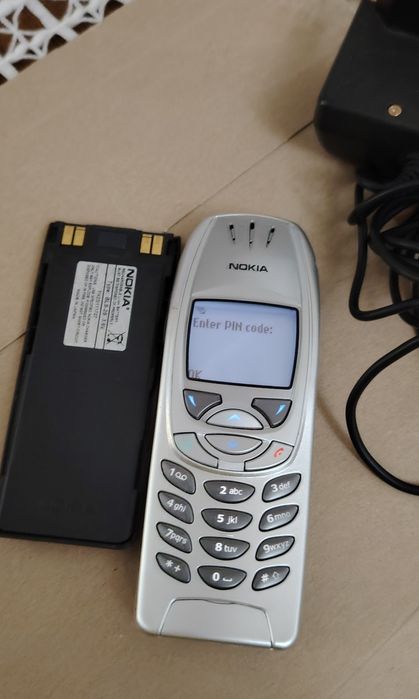 Nokia 6310 i original -made in Germania 
Display albastru
Carcasa orig