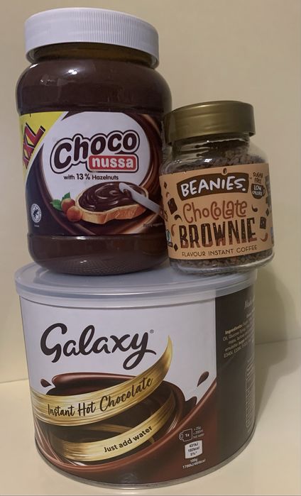 Ciocolata calda, crema de ciocolata si cafea instant