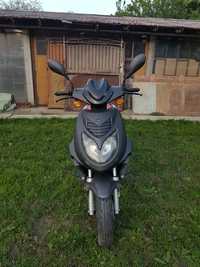 Scuter china 49 cm nou răcire aer 4 timpi ( Aprilia yamaha gilera )