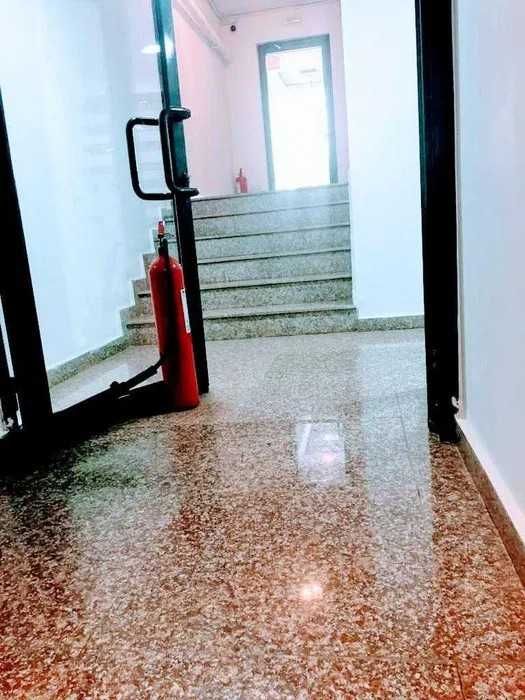 Curatenie scari de bloc oferim seriozitate in domeniu de Curatenie