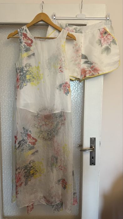 Сет къси панталони и туника от сатен и шифон