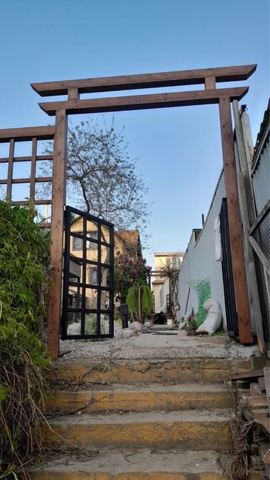 Плотник мастер по дереву , перголы , навесы садовые обрешетки , заборы