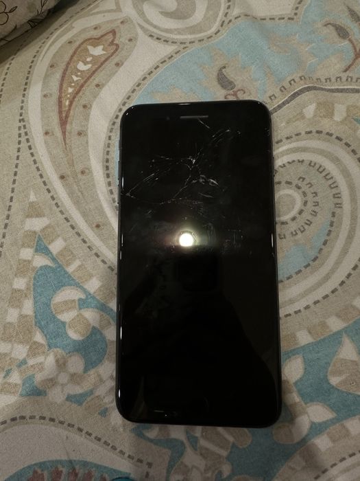 Iphone 8 plus - 64 гб