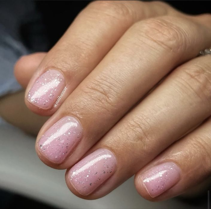 Manichiura semipermanenta/ apex