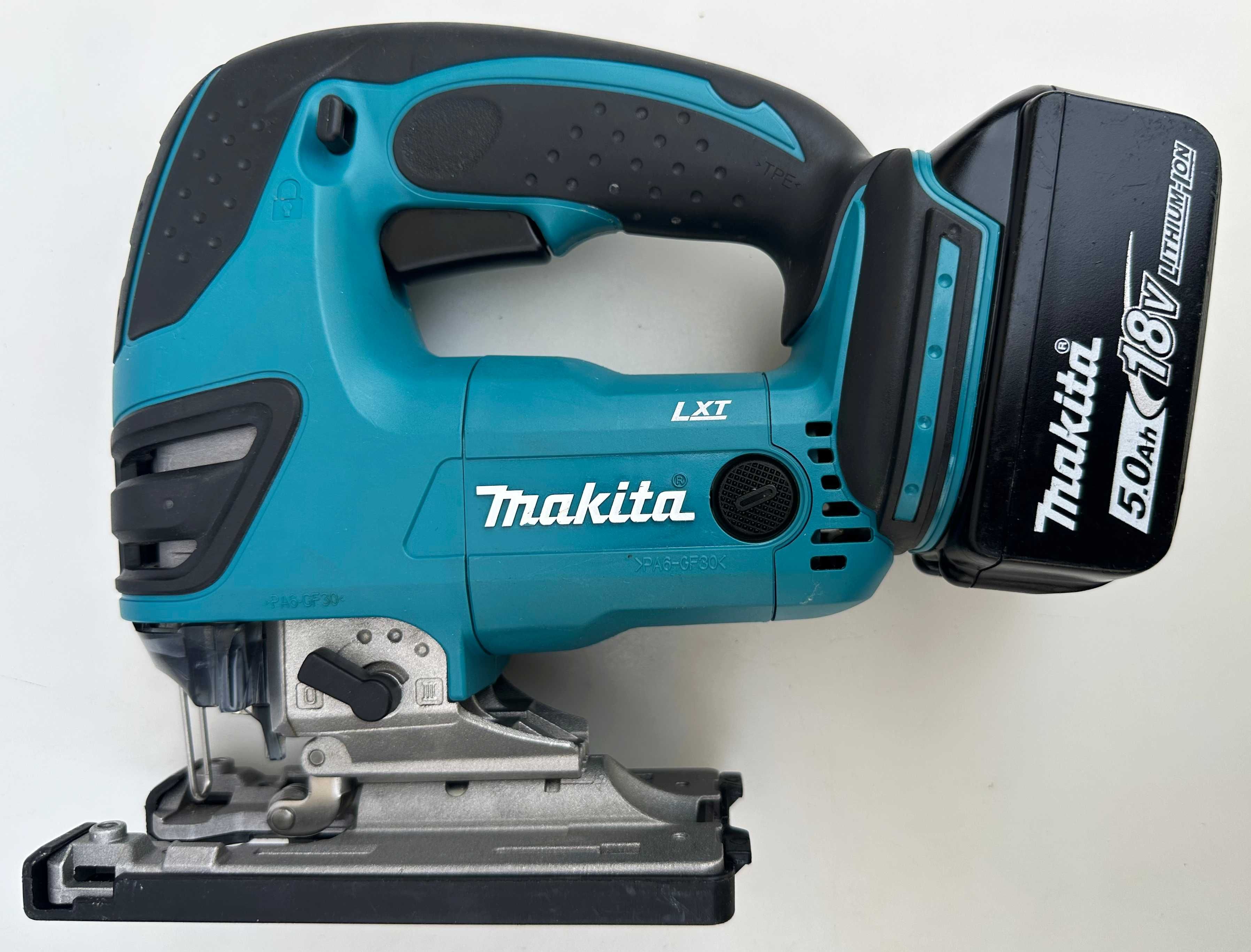 Makita DJV180 - Акумулаторен прободен трион 18V като нов!