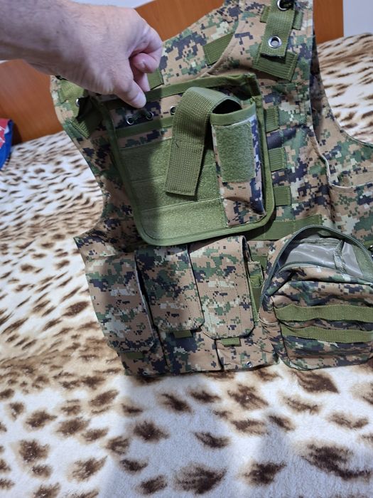 Vestă tactica, nouă