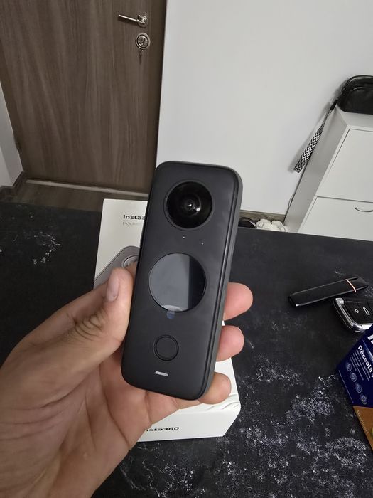 Vând camera insta360x2