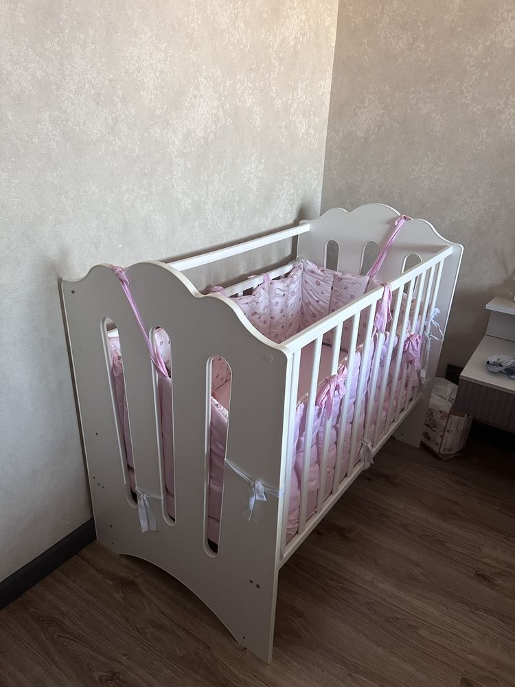Продам кроватку с бортиками!