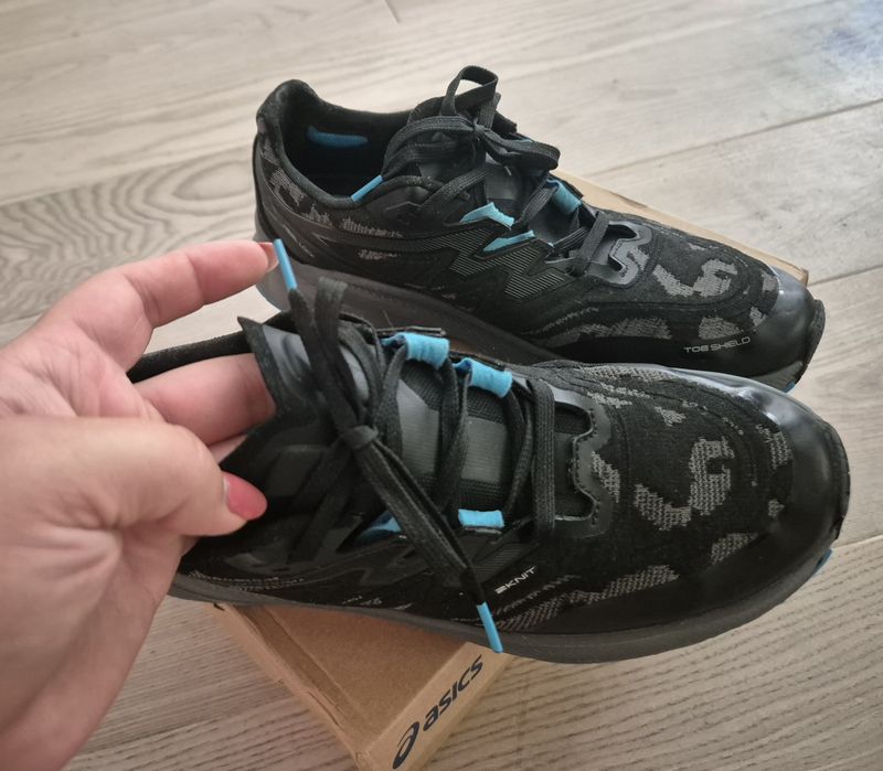 Adidasi Zara baieti marimea 39, noi