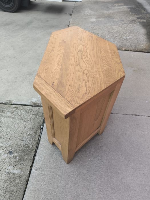 ТВ шкаф от масивен дъб