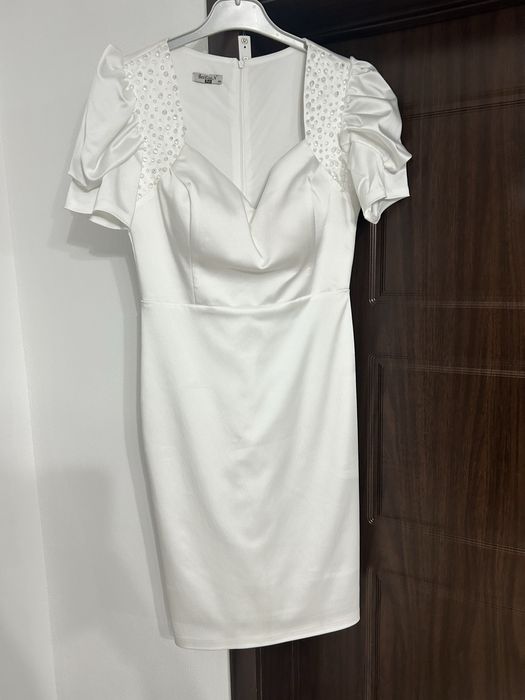Rochie alba , noua , marimea 40