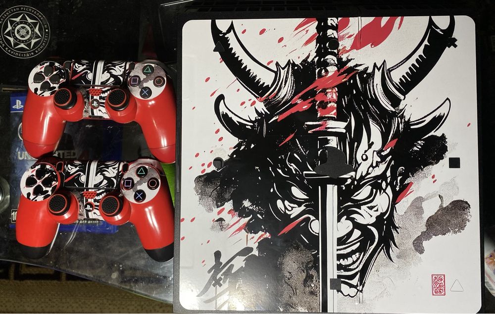 Продам PlayStation 4