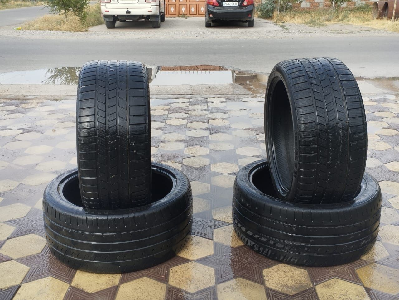 Продается калесо continental 295/35 R21
