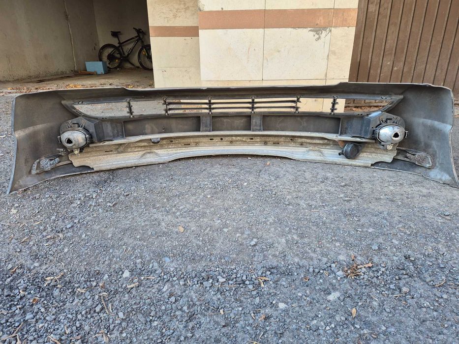 Подарявам предна броня от BMW Е46 330xi