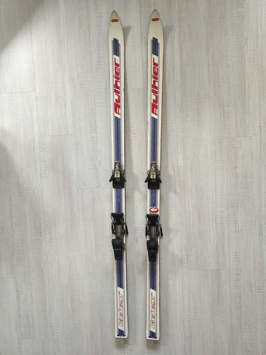 ски Authier Meteor 168см (щеки подарък)