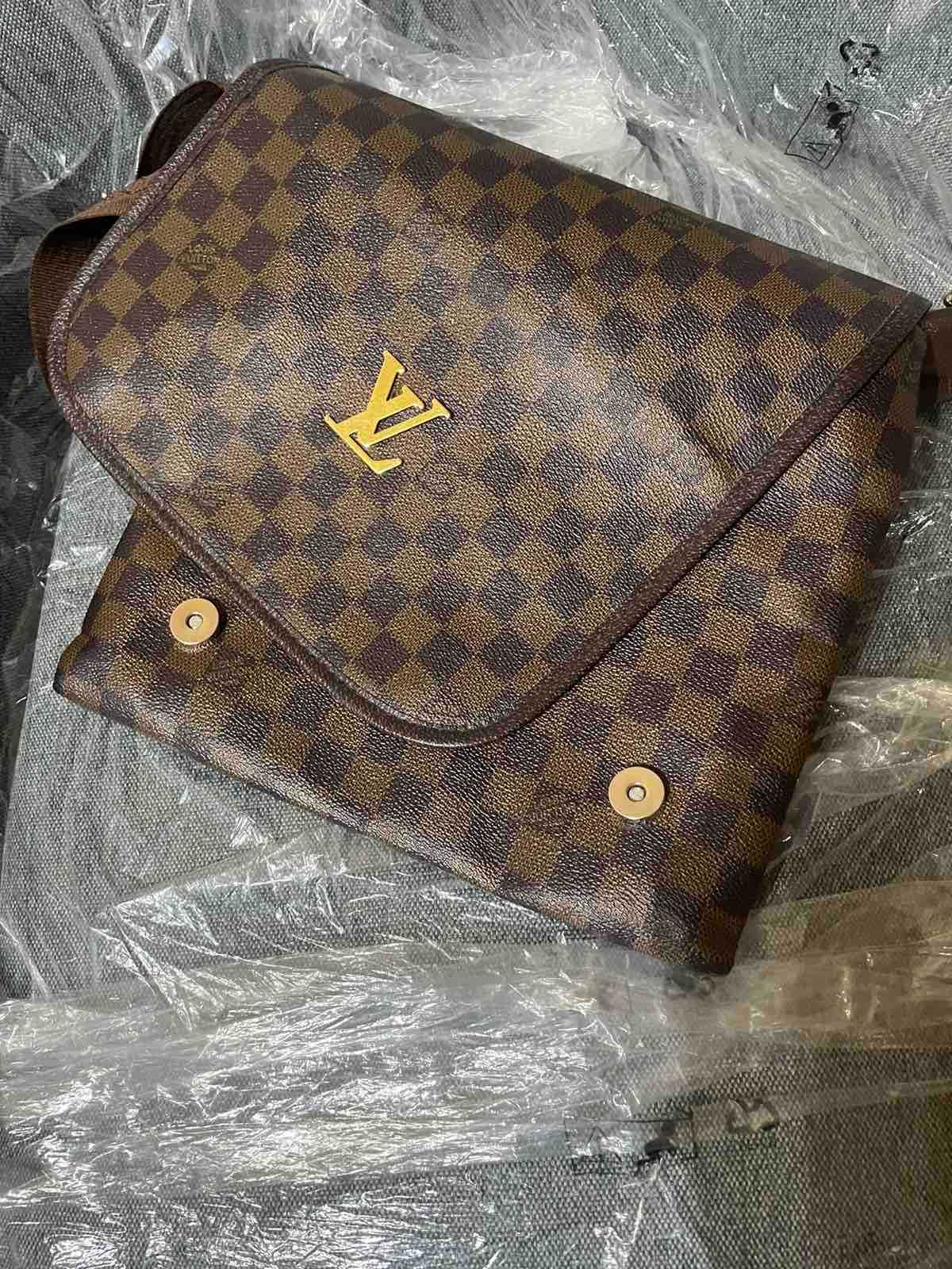 Продавам нова чанта Louis Vuitton унисекс