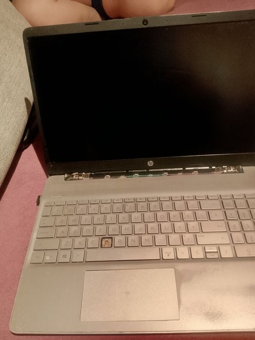 Laptop defect 150 lei