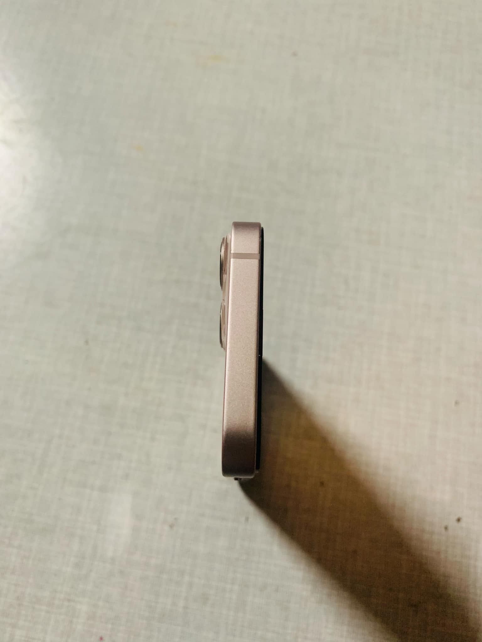 IPhone 13 mini bez zabelejka prodavam go za nov cena 390