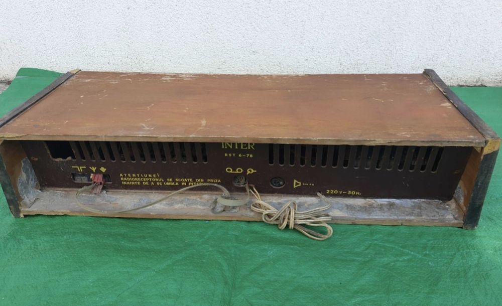 Vând Radio vechi Inter model RST 6-78 made Romania