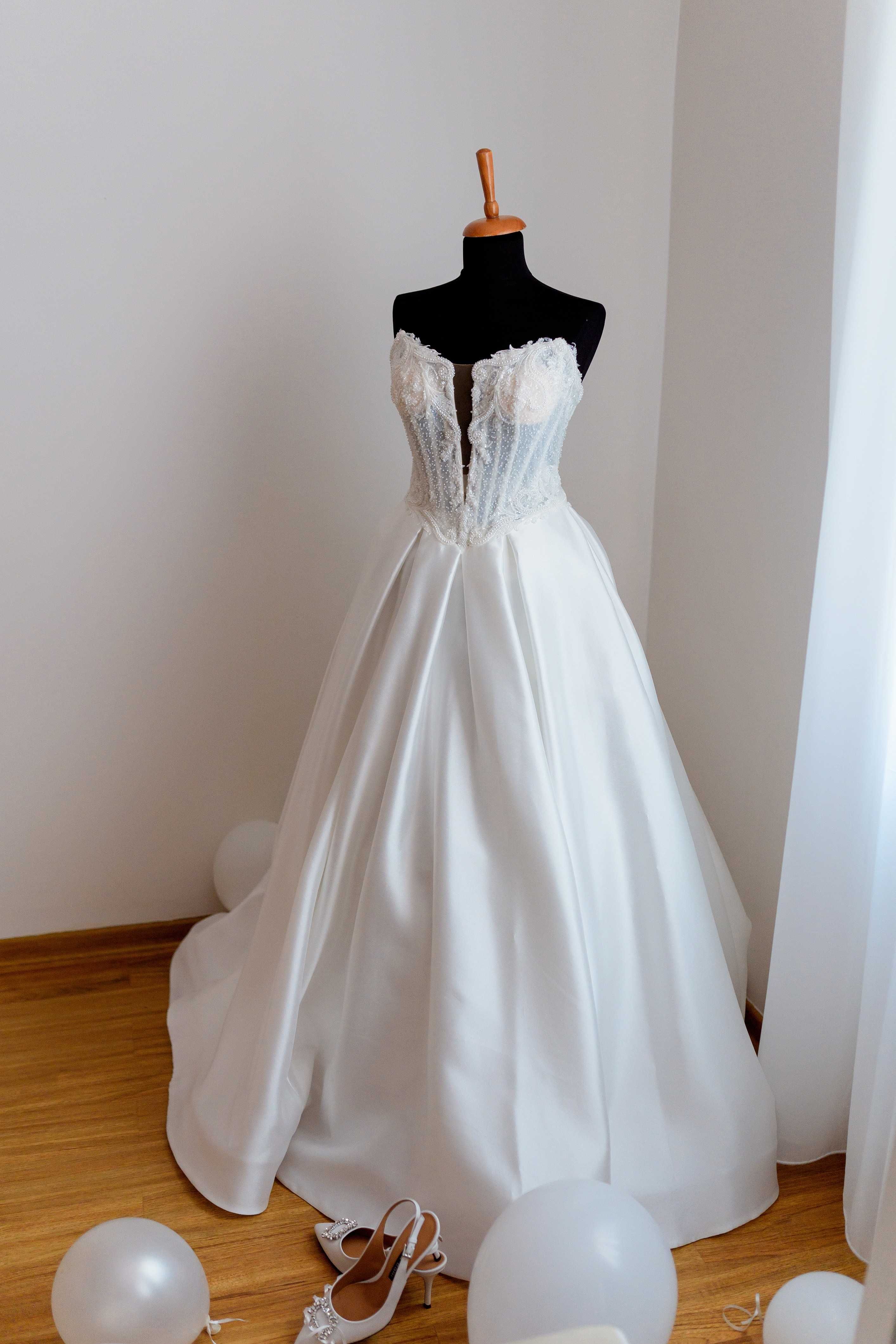 Rochie mireasa alba