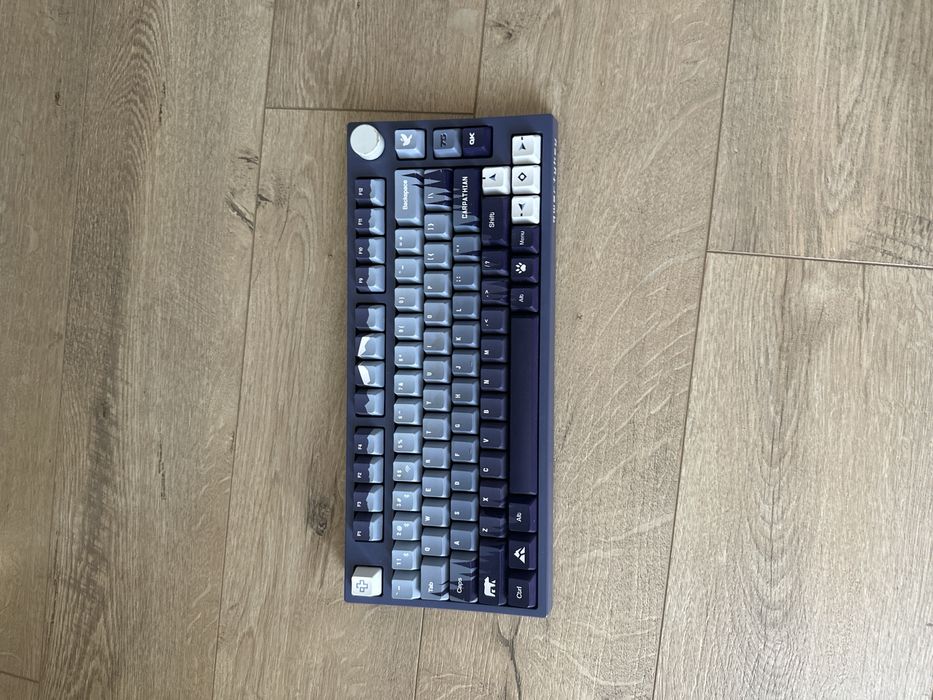 Vand tastatura qwertekey