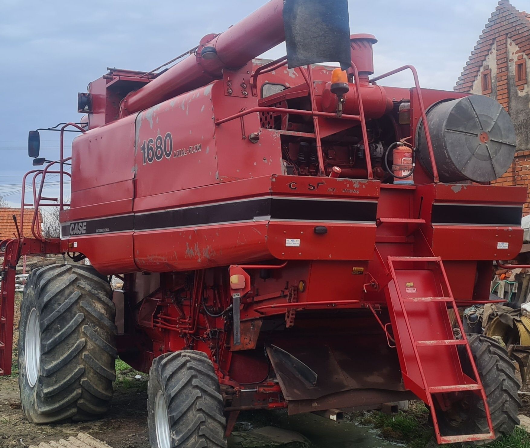 Combina case ih 1680 E