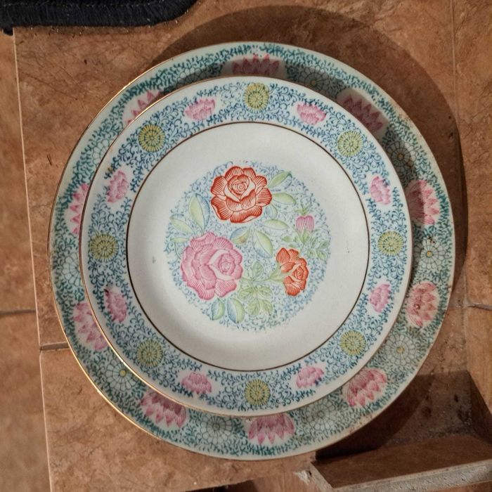 set farfurii 12 persoane , pahare , cani