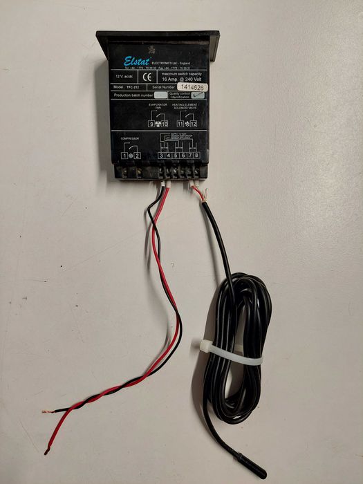 Controler termoregulator frigo la 12V ac/dc