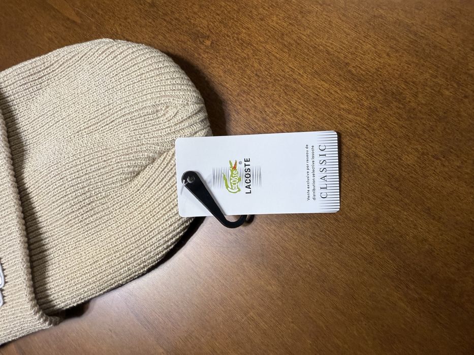 Caciula Fes Lacoste noua/new unisex