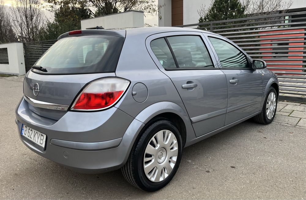 •Opel astra h • 59.000 de km reali •