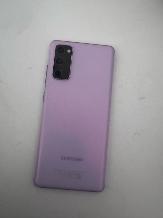 Продам Samsung S20 FE память 128 гб