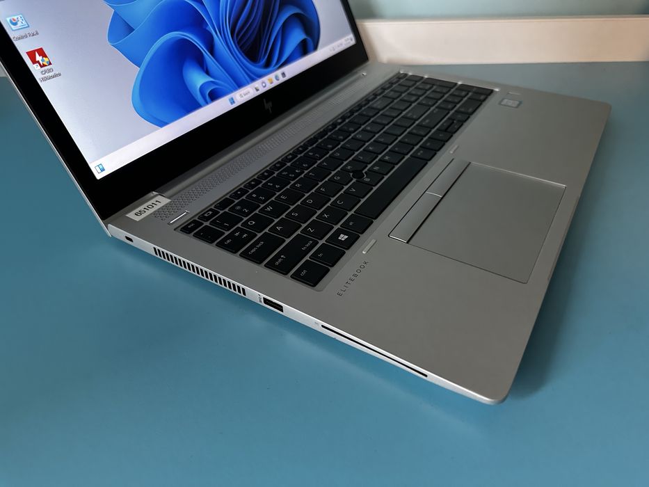 HP EliteBook 15.6” - Intel Core i7 - 8Gb RAM - SSD240Gb -full aluminiu