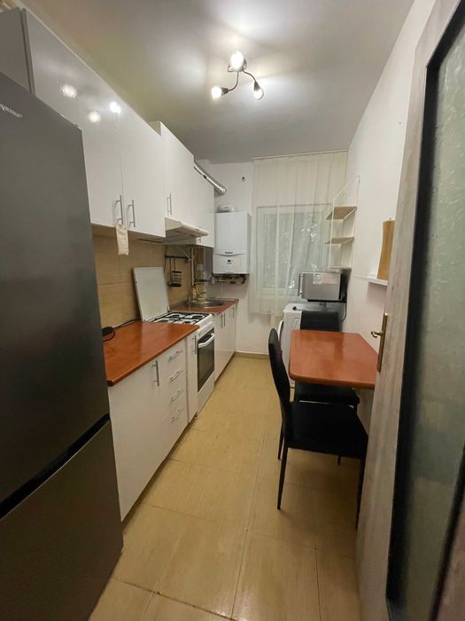 Apartament 38mp + 7mp balcon inchis, parcare, zona Vivo