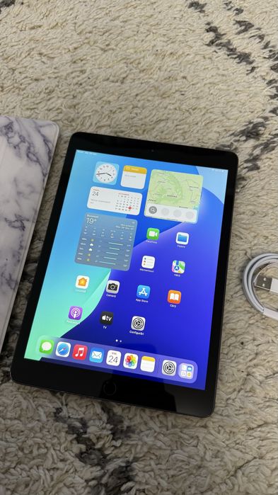 iPad 7th gen 128gb + cablu încărcare/ husă