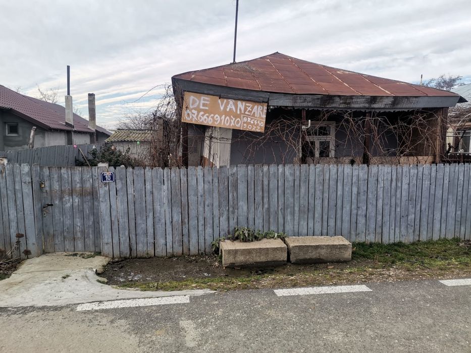 Casa de vanzare com. Namoloasa