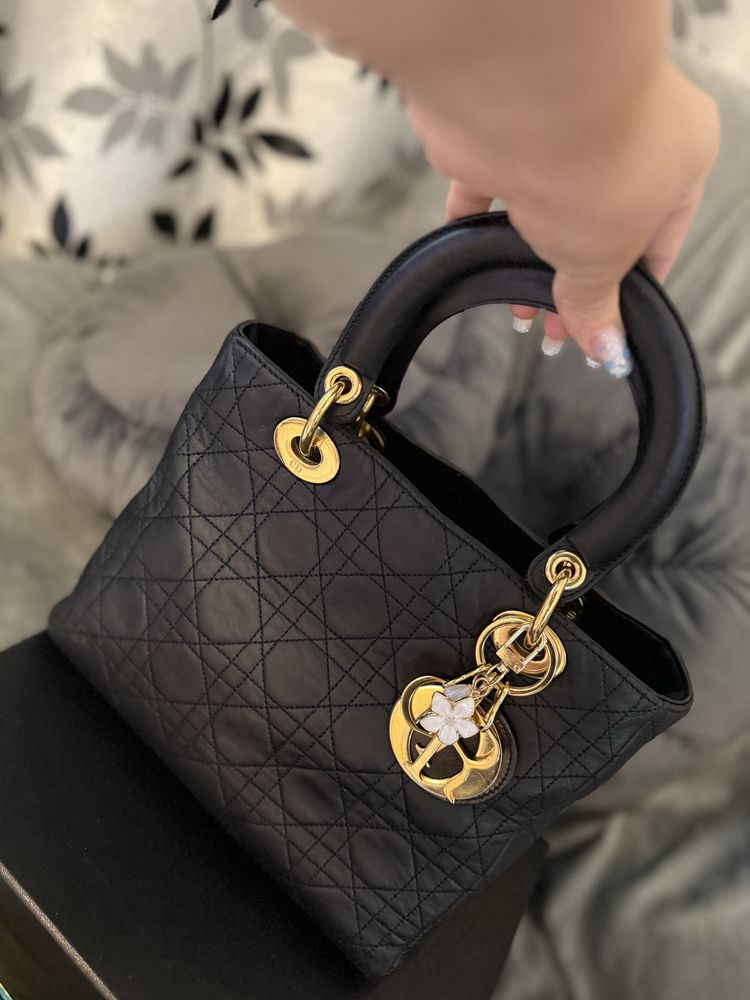 Chanel, lady dior , woc , marc jacobs , louis vuitton