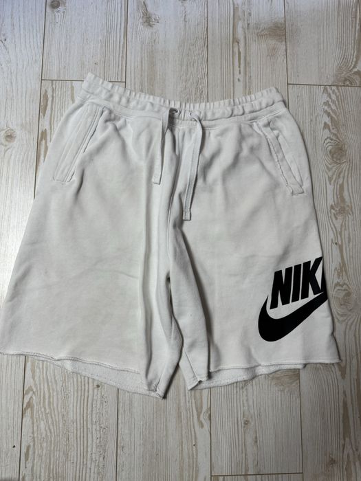 Nike къси панталонки размер М