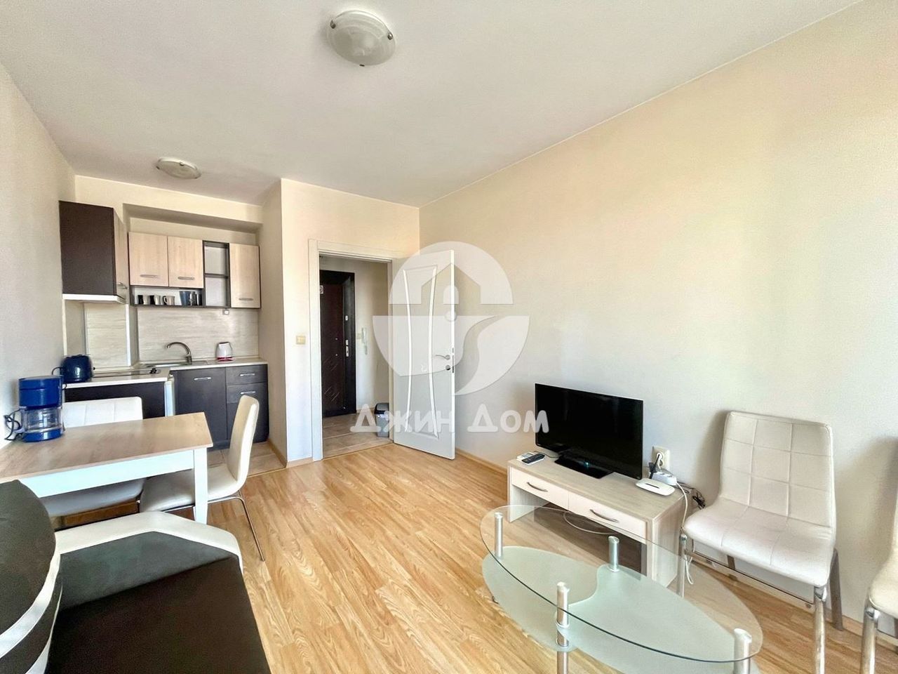 Продава се Двустаен апартамент в с. Равда, Област Бургас - 51 кв.м за 1304 €/кв.м - Снимка #2