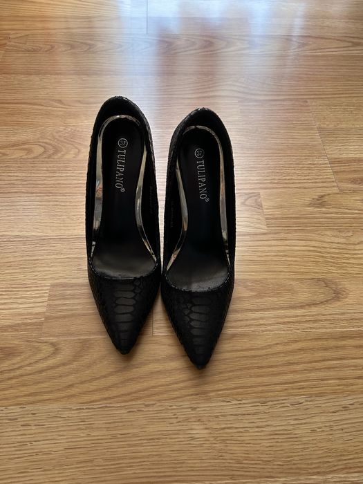 Pantofi stiletto, 37