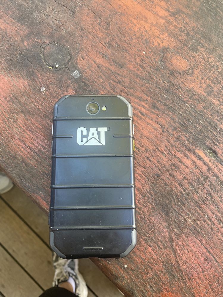 CAT телефон