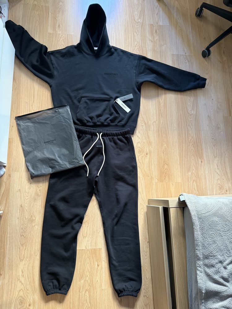 Essentials tracksuit НОВО/екип