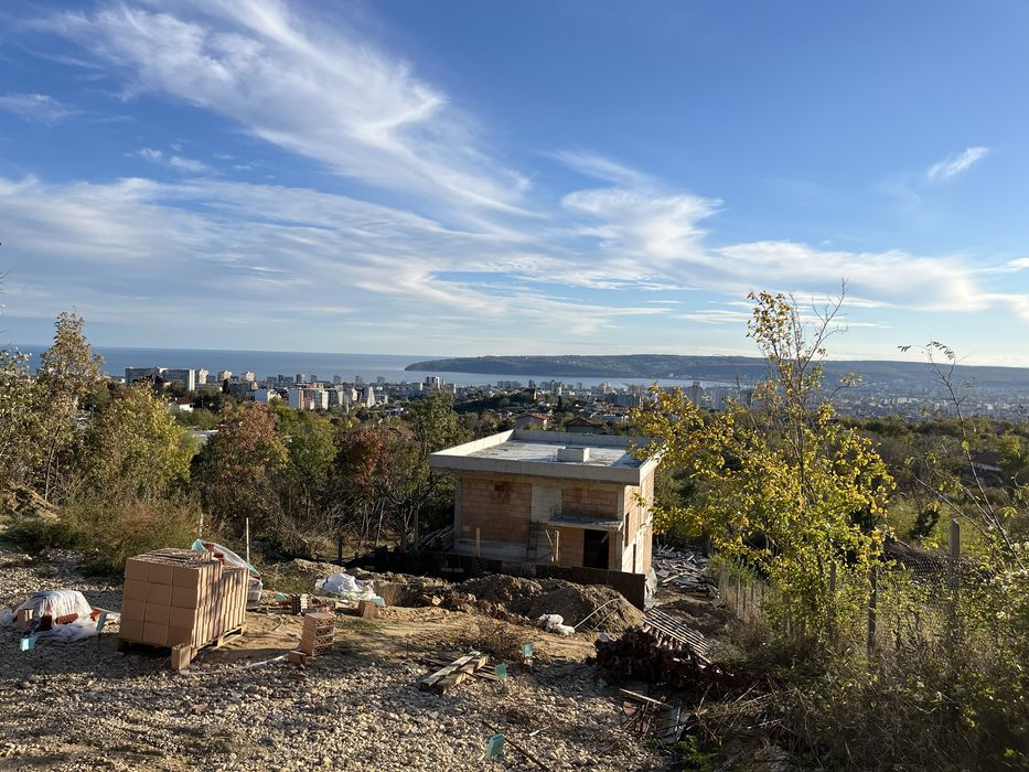 От собственик продава самостоятелна къща кв.Изгрев Варна