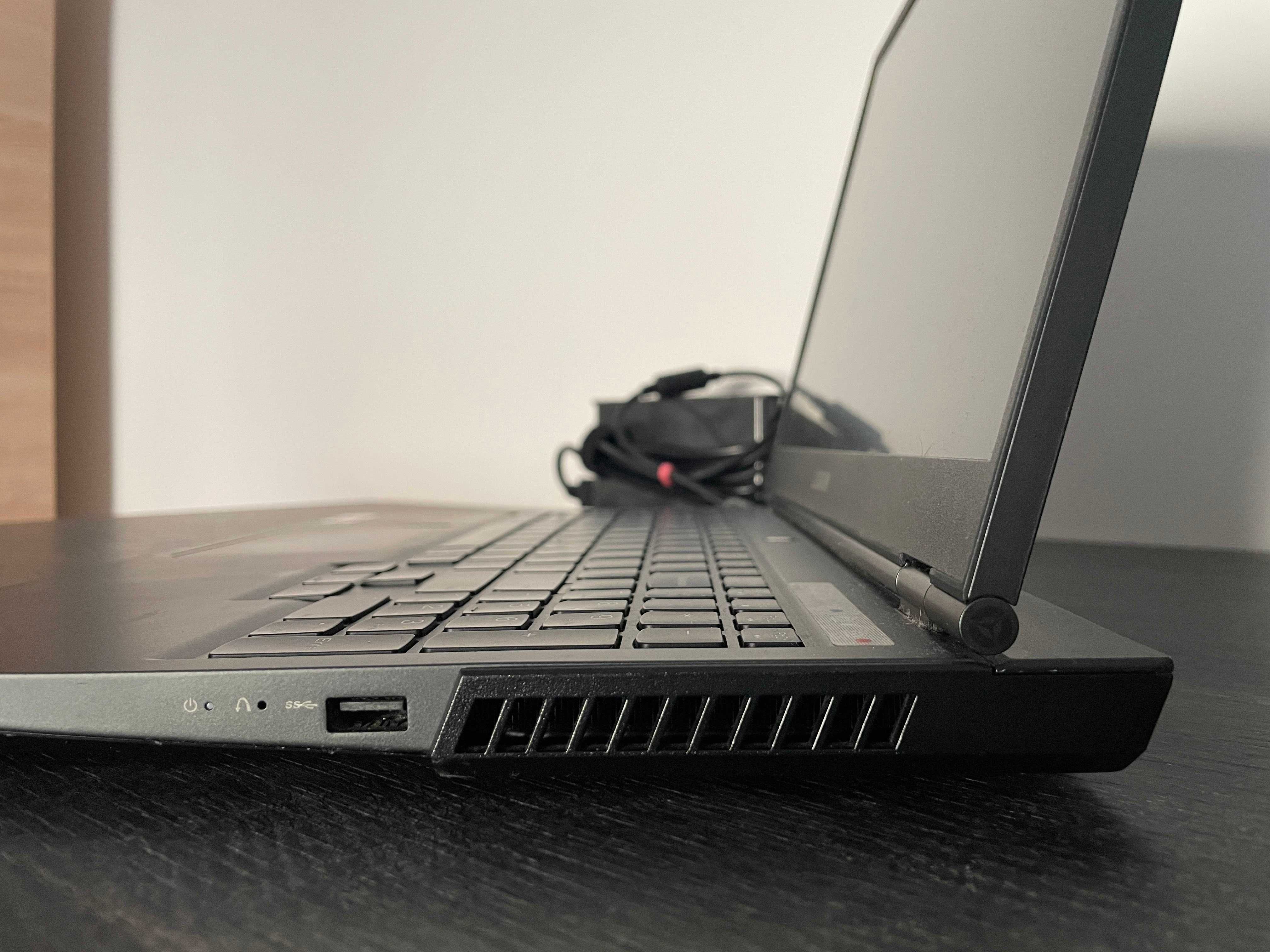 Lenovo Legion 5, RTX 2060, 16GB RAM, 1TB SSD, Ryzen 7 + mousepad