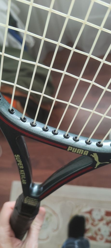 Racheta tenis Puma super kevlar!