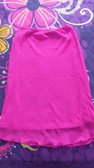 Дамска поли размер л-хл-всяка на цена 20лв.