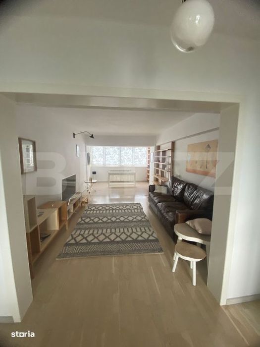 Apartament cu 4 camere, etaj intermediar, zona Catedrala