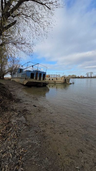 vand pontoane dormitoare